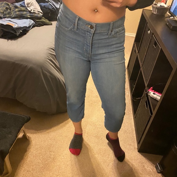 Levi Capris - Picture 2 of 4